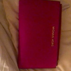 New without tags Michael Kors pink wallet